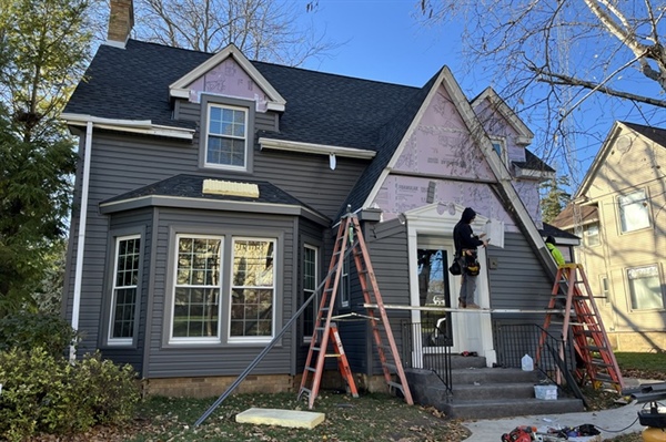 Why In-House Installation Crews Matter for Your Home Projects